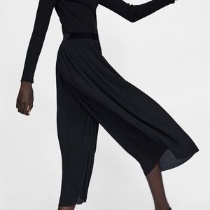 Brand new Zara pleated crop pants ❤️ NWOT